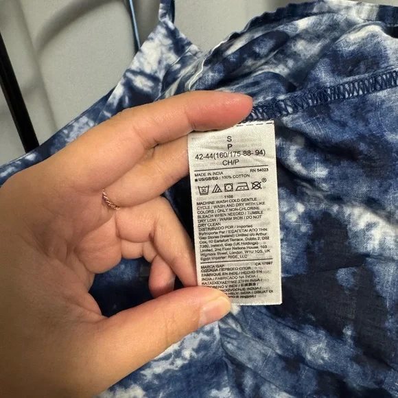 Gap Top - Picture 4 of 4